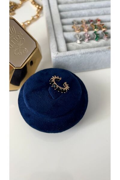 SU PERİSİ TAKI BİJUTERİ Vip Seri Gold Siyah Baget Taşlı Halka Kıkırdak Küpe (Earcuff)