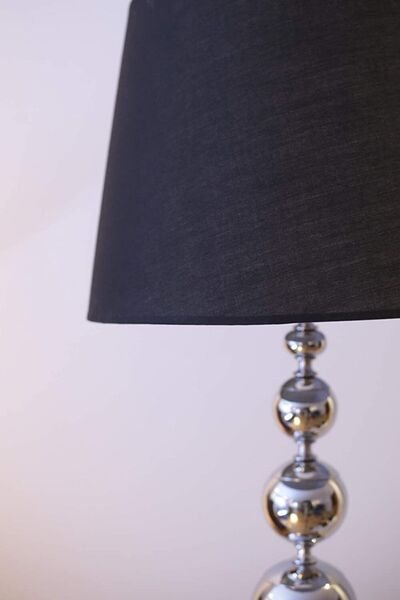 Vinner Krom Kaplama Üçlü Küre Modern Metal Lambader - Başlık rengi Siyah’tır.