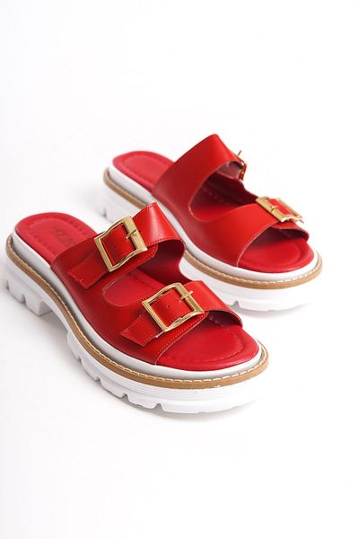 Shoesers صندل نسائي ذو تصميم خاص ذو نعل سميك ومخيط بحزام مزدوج