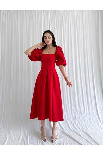 Afiş Butik Rochie midi plisată cu decolteu pătrat roșu