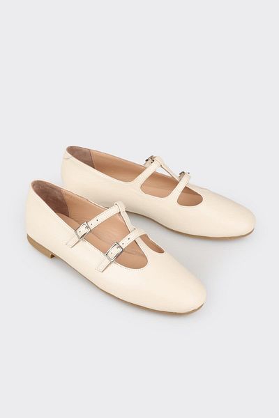 Elle Shoes حذاء كاجوال نسائي من الجلد إكرو