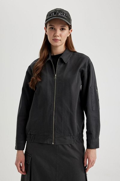 DeFacto Gabardine Wash Oversize Jacket - Shirt Collar, Zipper Detail B9216Ax24Sp