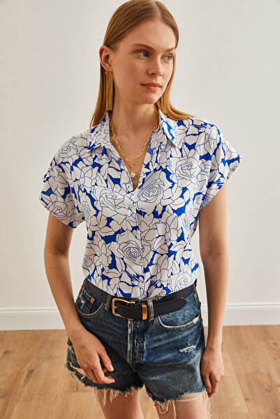 Olalook White Saks Blue Rose Patterned Women's Shirt - Bat Sleeve GML-19001218