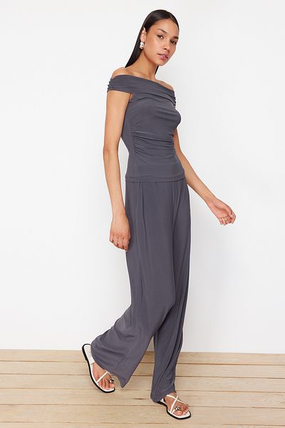 Trendyol Collection Carmen gallér antracit rugalmas kötött blúz és nadrág szett - TWOSS24AU00035