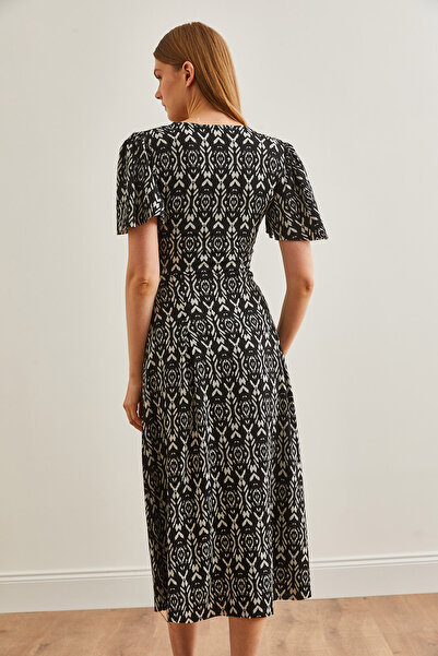 Olalook Černé dámské pletené šaty s výstřihem do V – zapínání ELB-19002048