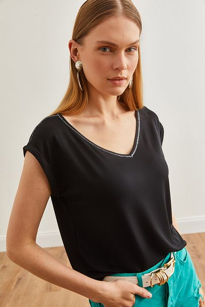 Olalook Černá dámská halenka viskózová stříbrná s výstřihem do V – BLZ-19002659