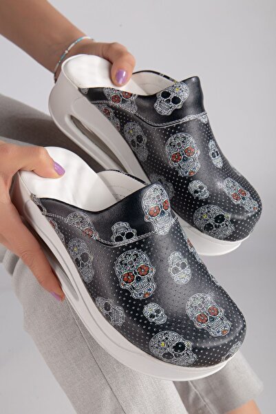 SABOTERLİK Ортопедичні тапочки для медсестер з повітряною підкладкою та підборами, з черепом