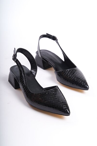 Shoesers Γυναικεία παπούτσια με χαμηλό τακούνι με ασύμμετρο λουράκι