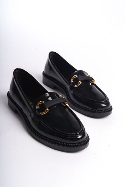 Shoesers Women's Special Design Vintage Buckle Detailed Patent Leather Loafer Shoes
