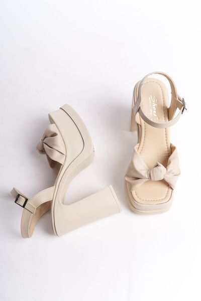 Shoesers Kadın Özel Platform Topuklu Bilekten Bağlamalı Fiyonk Detaylı Sandalet