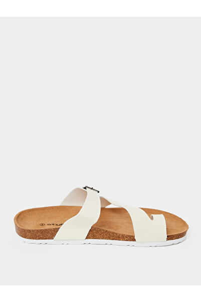 Styli صندل بإبزيم وحلقات معدنية وتفاصيل دبوس