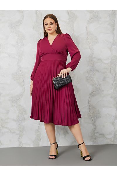 Styli Plus Pleated Hem A-Line Midi Dress