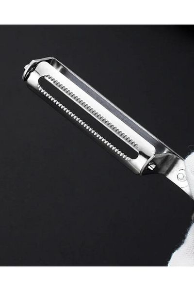 Modo Di Bellezza 1 Piece Practical Professional Fruit and Vegetable Peeler - Julienne Peeler with Movable Head