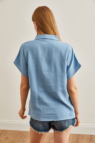 Olalook Babyblaues Musselin-Shirt mit Fledermausmotiv für Damen - GML-19001215