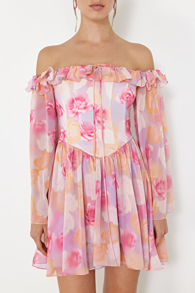 Trendyol Collection Stílusos rövid estélyi ruha - többszínű, A-szabású, bélelt és fodros sifon TPRSS23EL00096