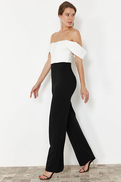 Trendyol Collection Schwarz-weißer Jumpsuit aus gewebtem Stoff mit Bügeln TPRSS22TU0070