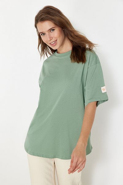 Trendyol Collection Máta Udržitelnější 100% bavlna Oversize Střih Tkaný štítek Pletené tričko TWOSS24TS00157