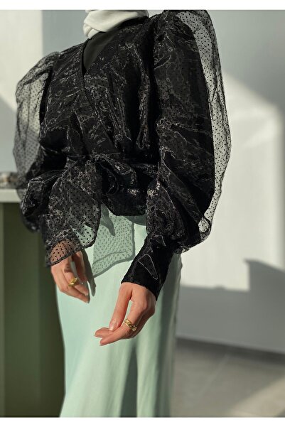 Betül'ün Butiği Puantiyeli Balon Kol Organze Bluz