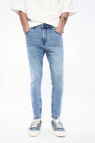 Pull & Bear Black Carrot-Fit Jean with Pale Effect