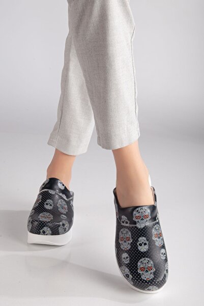 AREL MEDİKAL Жіночі ортопедичні капці на підборах з малюнком черепа, чорні 915