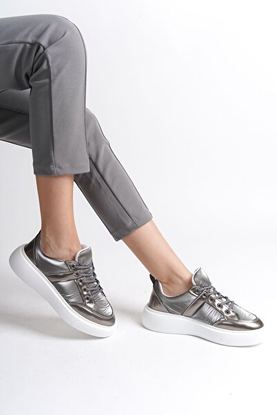 Redoxy Kadın Paraşüt Kumaşlı Rugan Detaylı Rahat Tabanlı Spor Ayakkabı