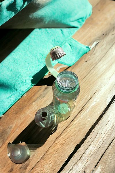 YDGR Ποικιλία φιαλών νερού 1000 ml - Περιστρεφόμενο καπάκι, ελαφρύ με λουράκι δακτύλου χρήσης και αναδευτήρα