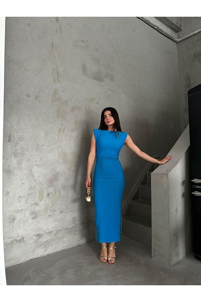 HARMONY GLOBAL Rochie midi drapată albastră - țesătură otomană, fără mâneci și strâns în lateral 4252