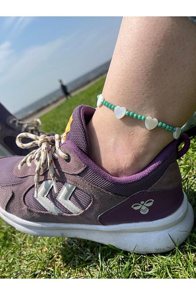 Balzamin Design Heart Cut Natural Mother of Pearl and Crystal Bead Handmade Anklet