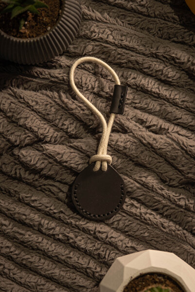 minimal X design Airtag Deri Kılıfı V2 Siyah - Anahtarlık Askı - Gerçek Deri El Yapımı - Minimalist Tasarım