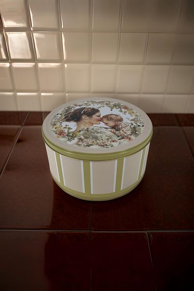 EVLE My Dear Mother Patterned Round Metal Box, 24 cm X 8 Cm, 3.6 Lt.