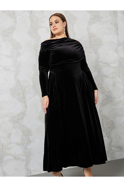 Styli Plus Asymmetric Neck Gathered Velvet Maxi Dress