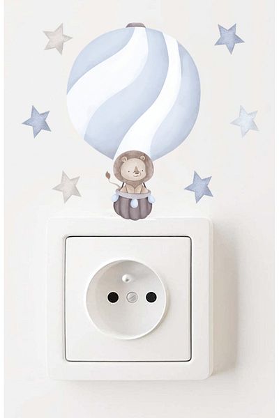 Sim Tasarım - Autocolant decorativ pentru priză pentru cameră pentru copii Cute Lion și Stele în Priză Blue Balloon