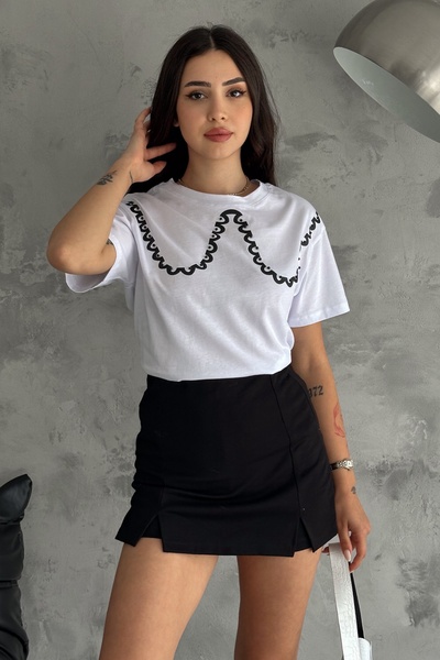 FEMELLE Women's Cotton T-Shirt with Stone Stud Detail - Collar Look