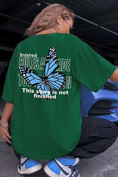 trendypassion تي شيرت مطبوع عليه فراشة خلفية خضراء للجنسين