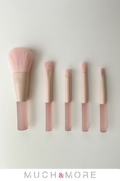 Much and More Pink Makeup Brushes Set of 5 - Puddle/Ally/Far/Mixing Brush
