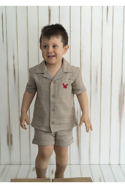 Kirazkids Set cămașă și pantaloni scurți cu crab de culoare bej