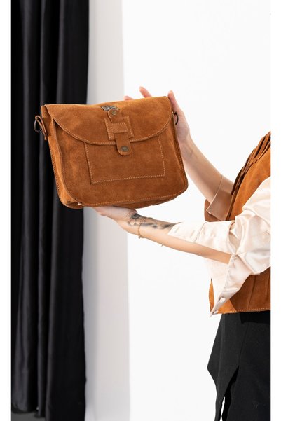Mu leather design Neferu Shoulder Bag