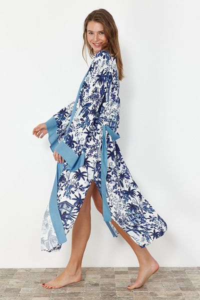 Trendyol Collection Tropické vzorované Maxi tkané kimono a kaftan TBESS24KM00024