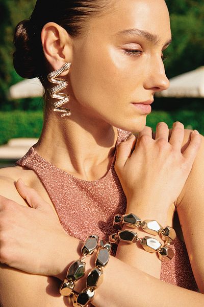 Trendyol Collection X Zeynep Tosun Gold Snake Detailed Earrings TCLSS24BK00001