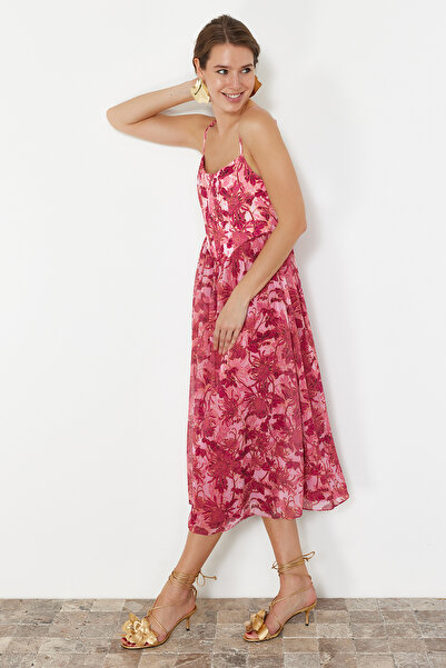 Trendyol Collection Stílusos tüll estélyi ruha A-szabású fűzőrészlettel - színes béléssel, TPRSS24EL00041