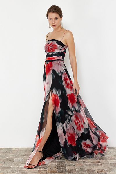Trendyol Collection Dlouhé večerní šaty s barevným květinovým vzorem fuchsie - TPRSS24AE00241