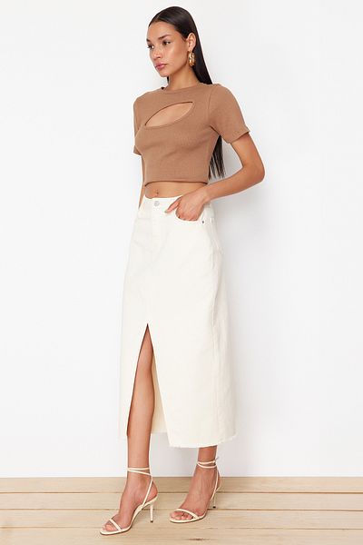 Trendyol Collection Ecru Gabardine Midi szoknya - elöl hasított, szőtt, TWOSS24ET00244