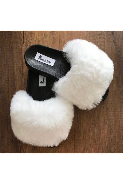 Pomidik Women's White Soft Loose Furry Single Strap Summer Slippers