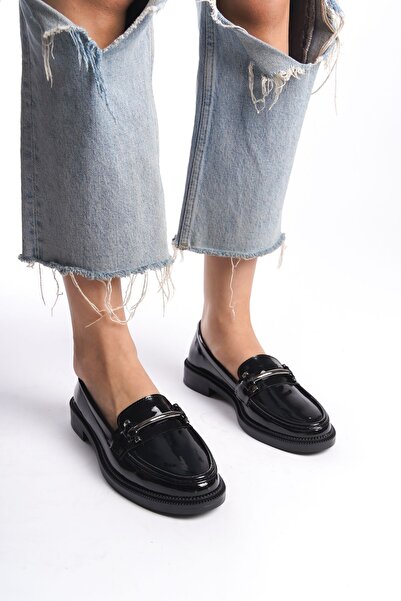 Shoesers Дамски обувки тип мокасини с елегантна катарама и лачена кожа