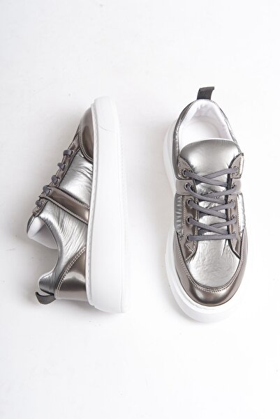 Redoxy Kadın Paraşüt Kumaşlı Rugan Detaylı Rahat Tabanlı Spor Ayakkabı