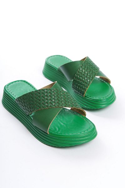 Shoesers Women's Special Design Cross Banded Genuine Leather Vaketa Slippers