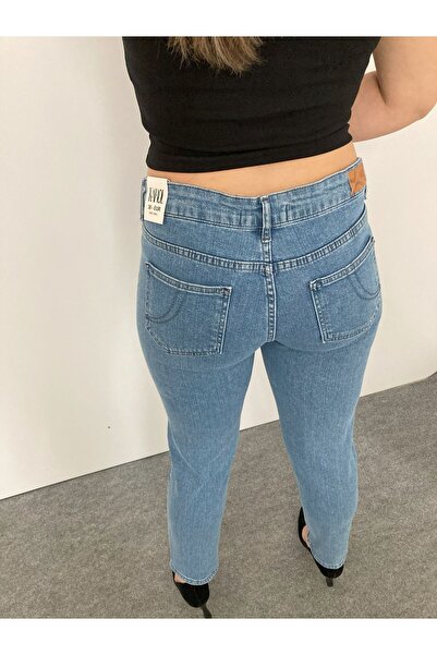 KAROL Jeans with Embroidery Detail