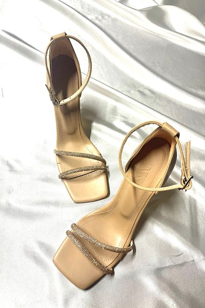 TrendyAnka Lady Nude Skin Beige Jewelled Very Stylish 8 Cm Transparent Heeled Blunt Toe Wedding Engagement Evening Dress Shoes Sandals
