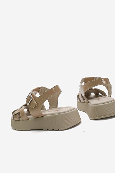 TUNAELLİ Beige Patent Leather - Genuine Natural Leather Short Heeled Flat Sandals