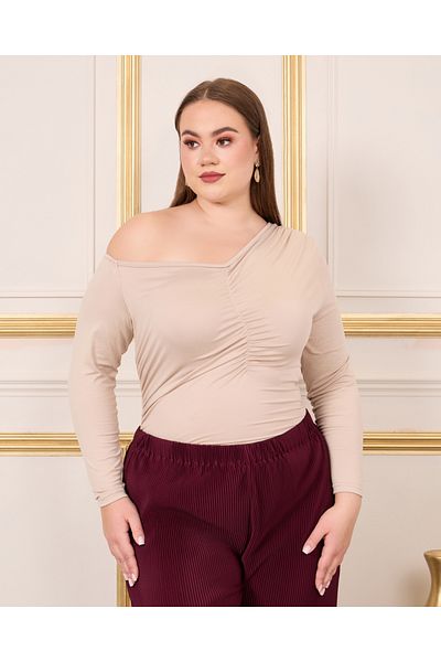 Styli Plus Asymmetric Neck Ruched Detail Bodysuit